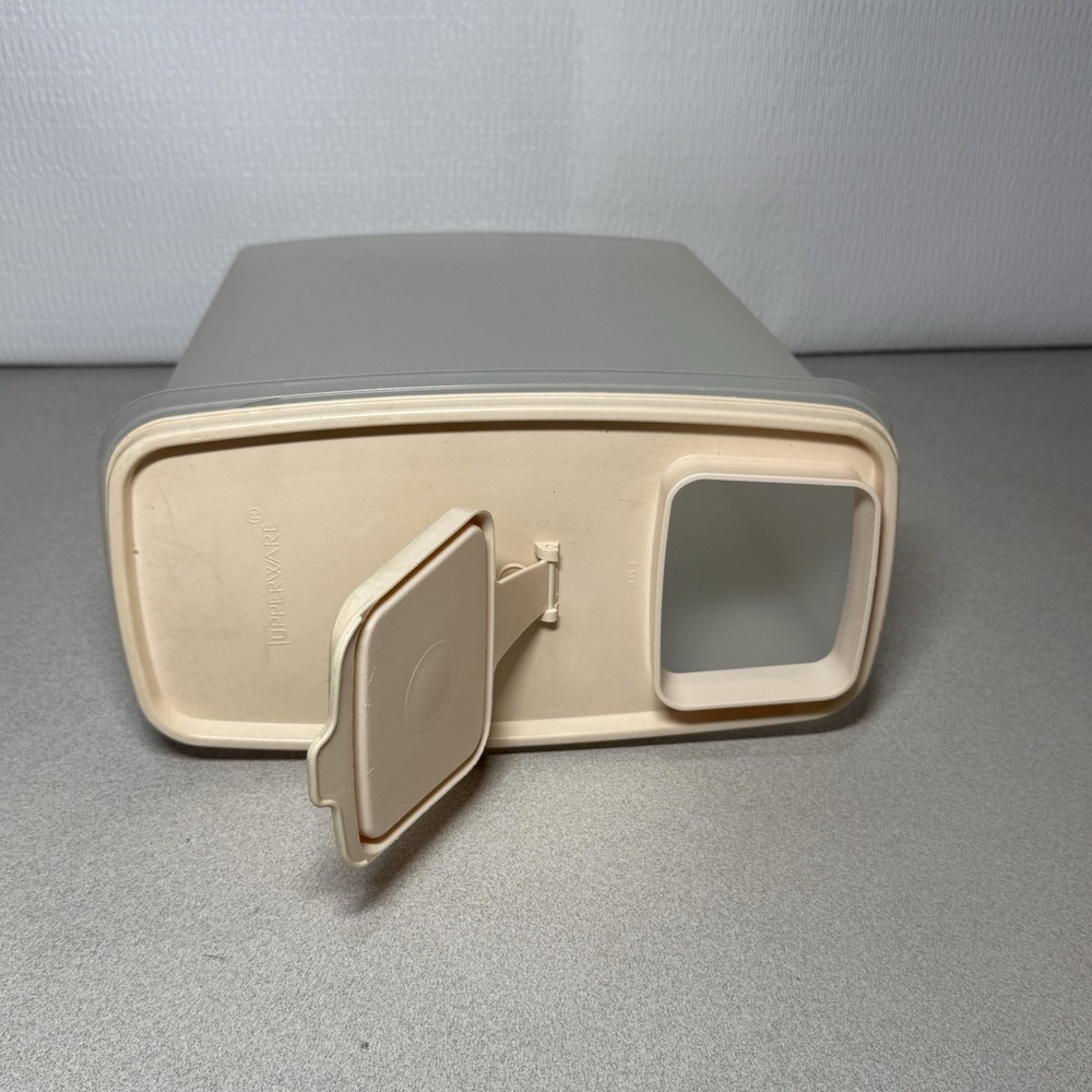 VTG Tupperware Frost CEREAL STORER Dry Foods‎ Seal & Cap 1590-4